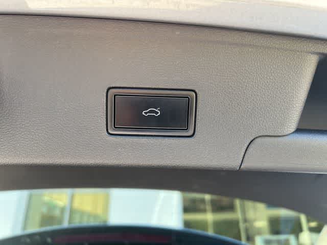 Thumbnail: 2021 Volkswagen Atlas - 21