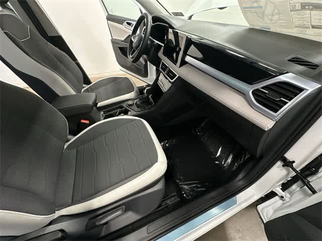 Thumbnail: 2025 Volkswagen Taos - 20