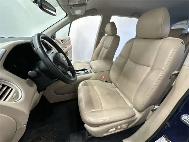 Thumbnail: 2019 Nissan Pathfinder - 18