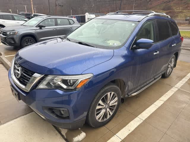 2019 Nissan Pathfinder SL's photo