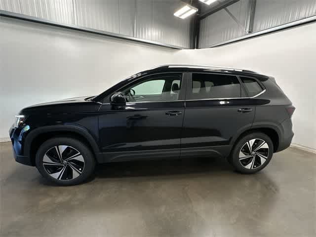 Thumbnail: 2025 Volkswagen Taos - 2