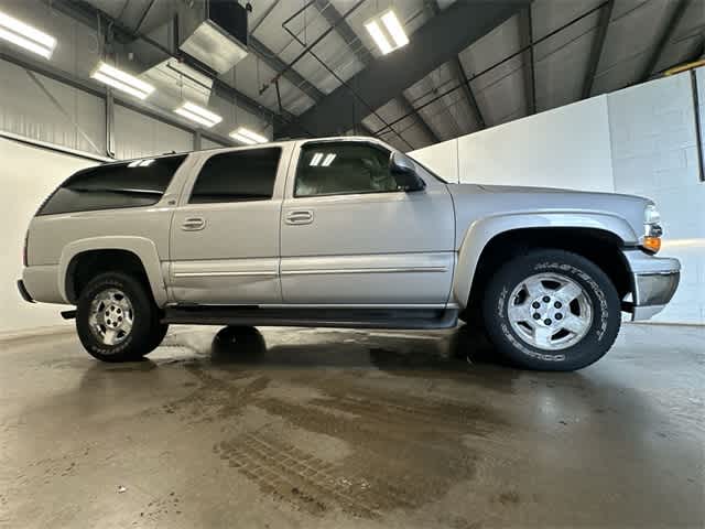 Thumbnail: 2004 Chevrolet Suburban - 3