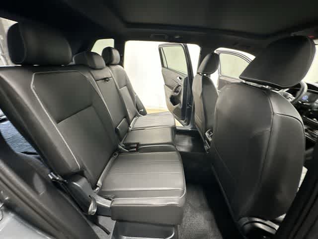 Thumbnail: 2024 Volkswagen Tiguan - 25
