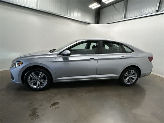 Used 2023 Volkswagen Jetta SE with VIN 3VWEM7BUXPM032039 for sale in Moon Township, PA