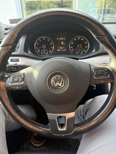 Thumbnail: 2012 Volkswagen Passat - 11