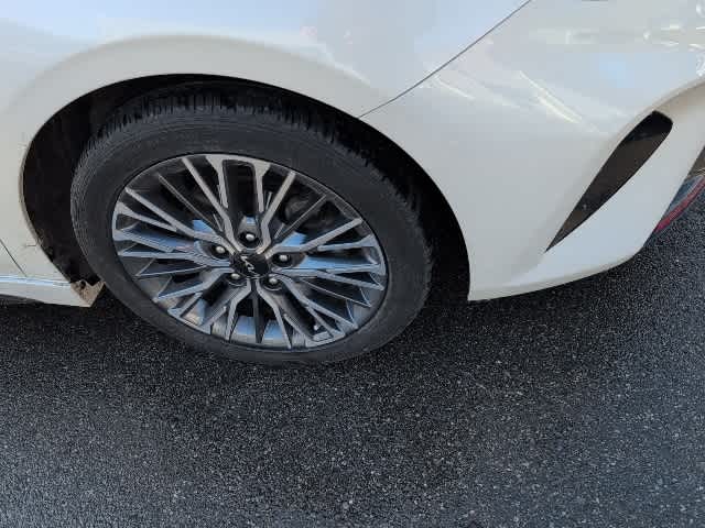 Thumbnail: 2023 Kia Forte - 8