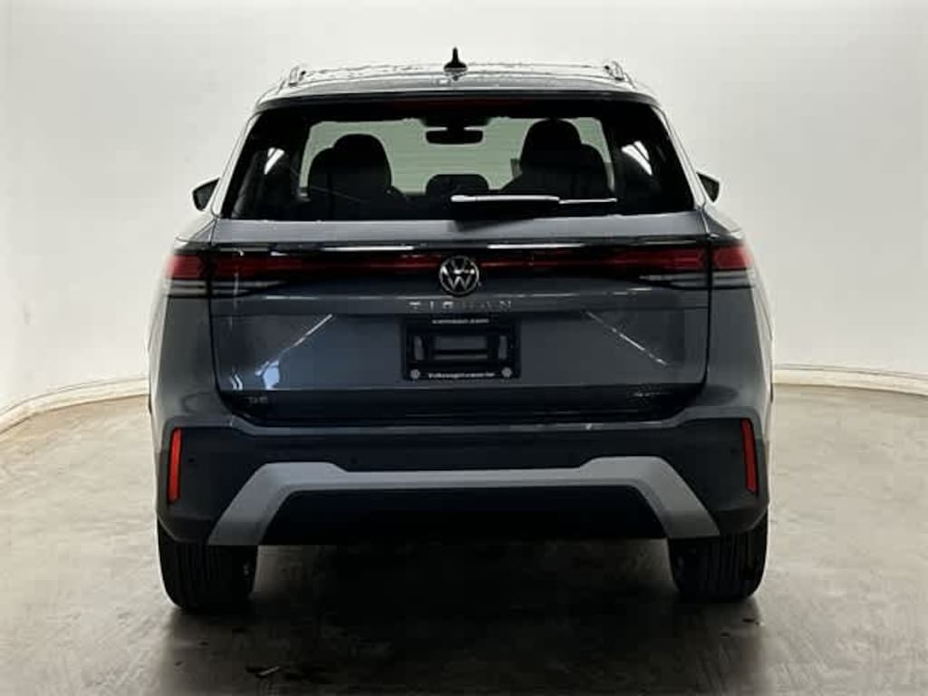 New 2026 Volkswagen Tiguan 2.0T SE SUV
