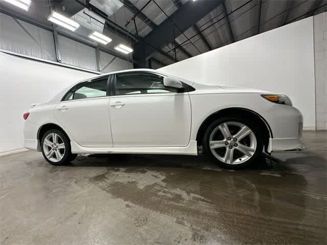Thumbnail: 2013 Toyota Corolla - 3