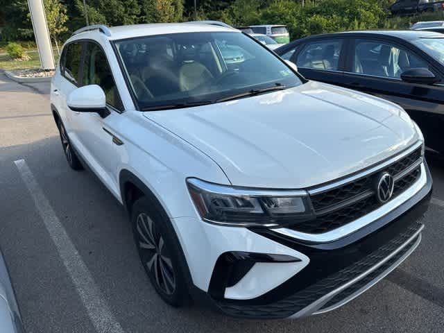 Thumbnail: 2022 Volkswagen Taos - 3