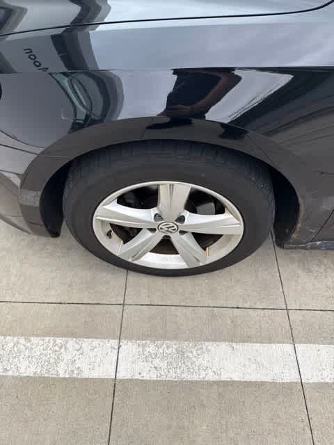 Thumbnail: 2013 Volkswagen Passat - 10
