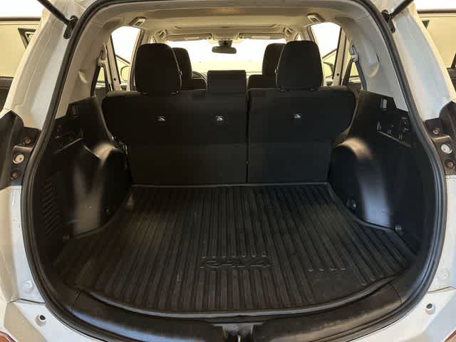 Thumbnail: 2018 Toyota RAV4 - 25