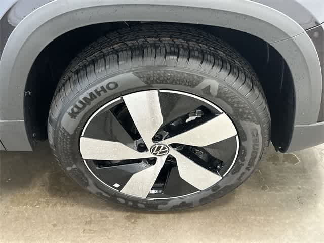 Thumbnail: 2025 Volkswagen Taos - 5