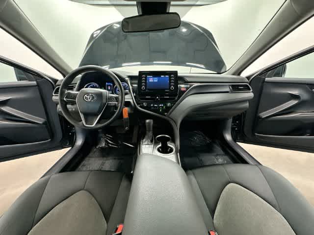 2022 Toyota Camry LE - Photo 16
