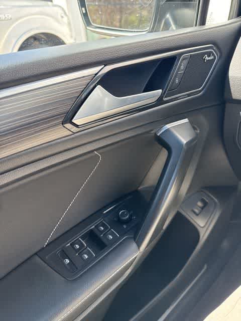 Thumbnail: 2022 Volkswagen Tiguan - 18