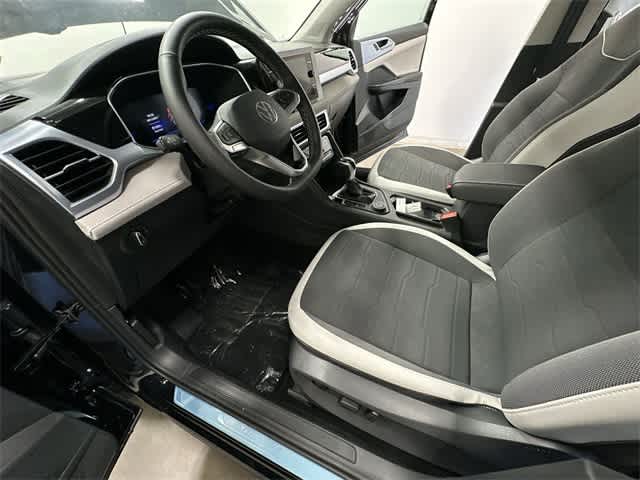 Thumbnail: 2025 Volkswagen Taos - 16