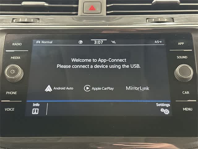 Thumbnail: 2023 Volkswagen Tiguan - 12