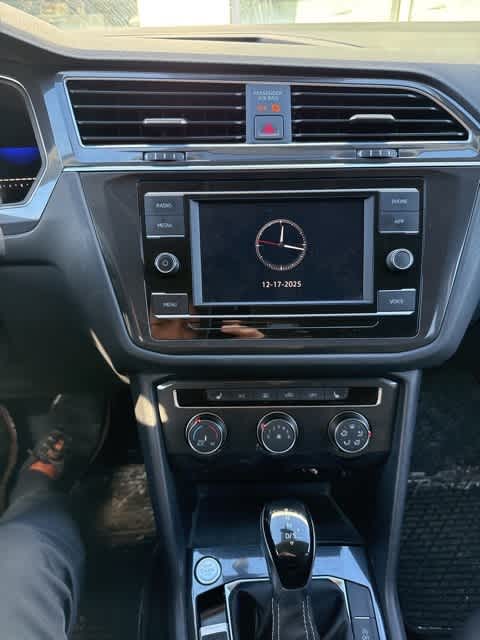 Thumbnail: 2022 Volkswagen Tiguan - 19