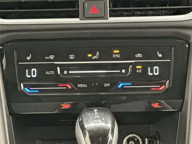 Thumbnail: 2025 Volkswagen Taos - 15