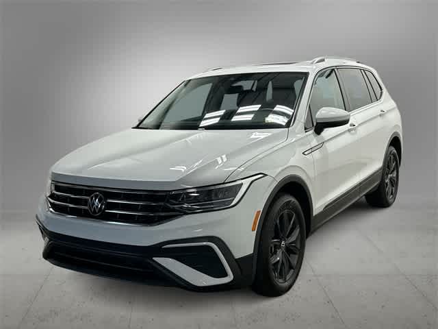 Thumbnail: 2022 Volkswagen Tiguan - 1
