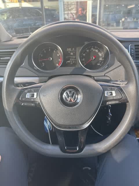 Thumbnail: 2017 Volkswagen Jetta - 12