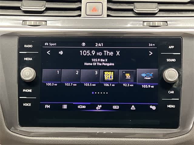 Thumbnail: 2022 Volkswagen Tiguan - 12