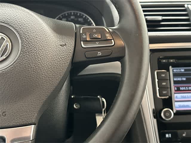 Thumbnail: 2012 Volkswagen Passat - 10