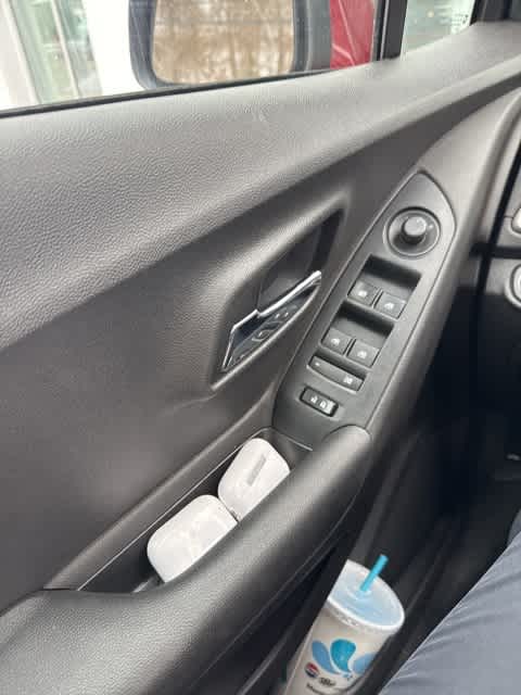 Thumbnail: 2018 Chevrolet Trax - 17