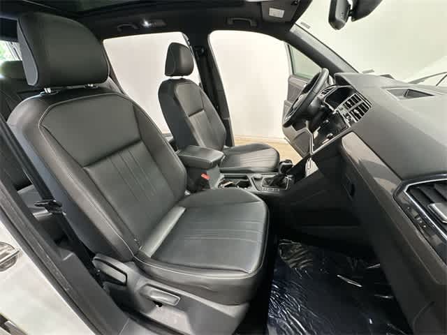 2022 Volkswagen Tiguan SE R-Line Black 23