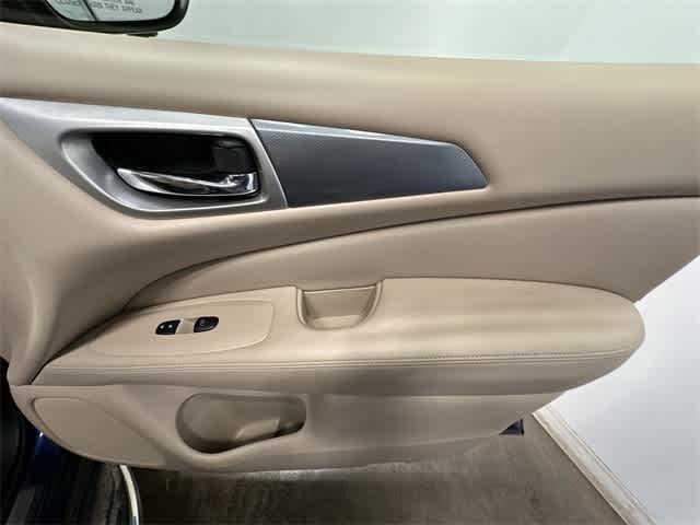 Thumbnail: 2019 Nissan Pathfinder - 25