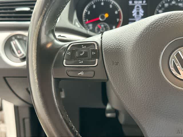 Thumbnail: 2013 Volkswagen Passat - 9