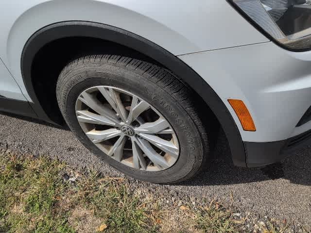 Thumbnail: 2019 Volkswagen Tiguan - 9