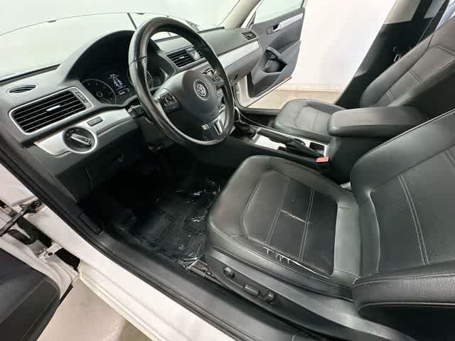 Thumbnail: 2013 Volkswagen Passat - 13