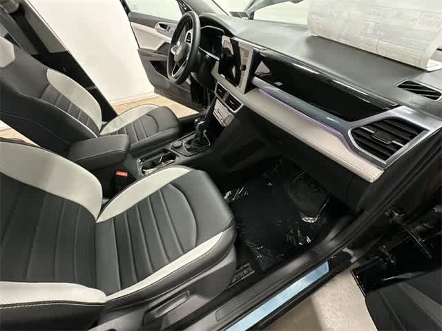 2025 Volkswagen Taos SEL 22