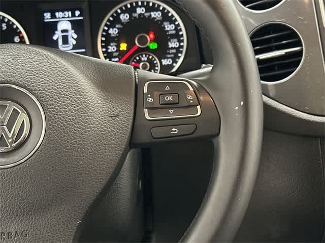 Thumbnail: 2016 Volkswagen Tiguan - 10