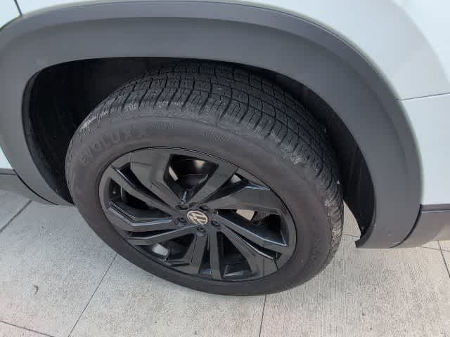 Thumbnail: 2023 Volkswagen Atlas - 10