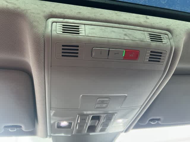 Thumbnail: 2022 Volkswagen Tiguan - 15