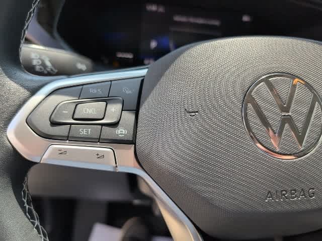 Thumbnail: 2022 Volkswagen Taos - 17