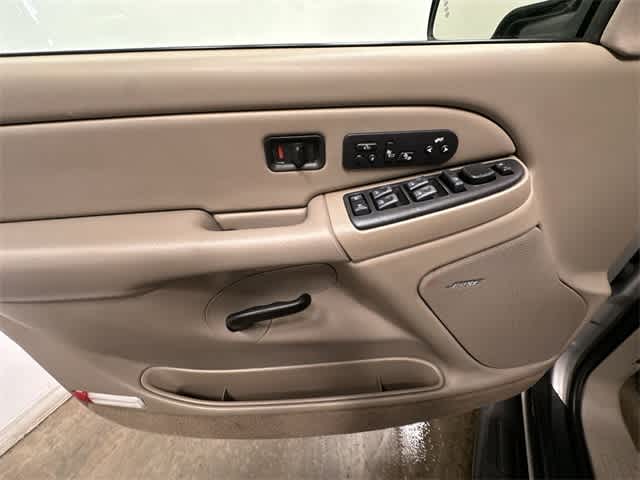 Thumbnail: 2004 Chevrolet Suburban - 14