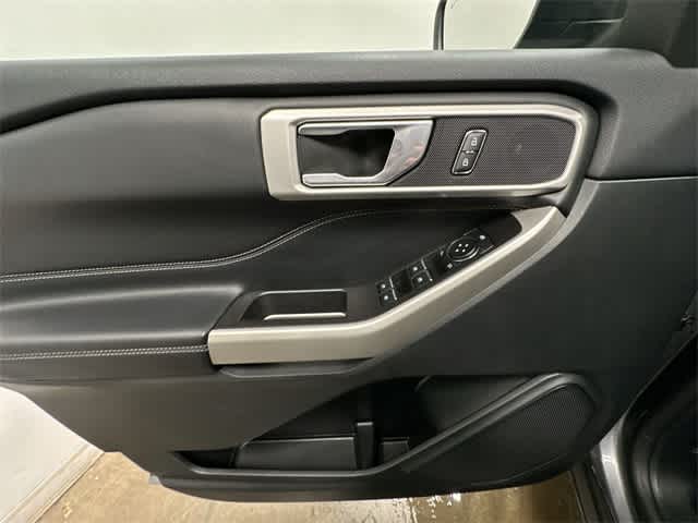 Thumbnail: 2022 Ford Explorer - 17