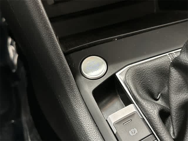 Thumbnail: 2022 Volkswagen Taos - 11