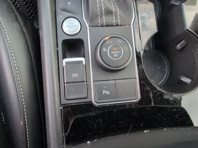 Thumbnail: 2023 Volkswagen Atlas - 17