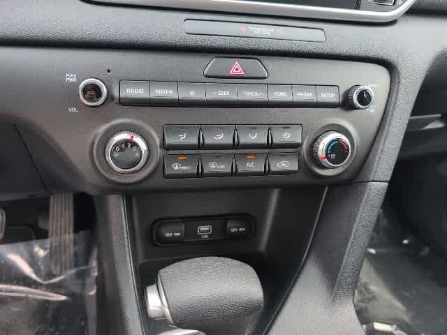 2022 Kia Sportage LX 17