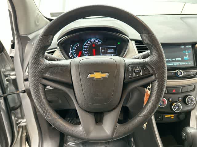 Thumbnail: 2017 Chevrolet Trax - 7