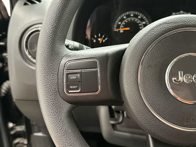 Thumbnail: 2015 Jeep Patriot - 8