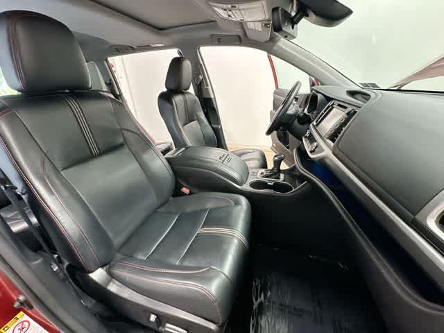 2019 Toyota Highlander SE - Photo 22