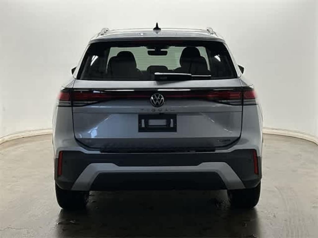 New 2026 Volkswagen Tiguan 2.0T SE SUV