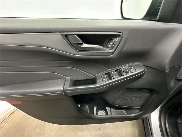 Thumbnail: 2023 Ford Escape - 16