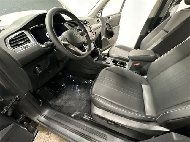 Thumbnail: 2023 Volkswagen Tiguan - 16