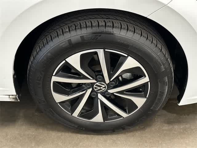 Thumbnail: 2023 Volkswagen Jetta - 6