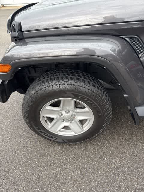 Thumbnail: 2022 Jeep Gladiator - 10